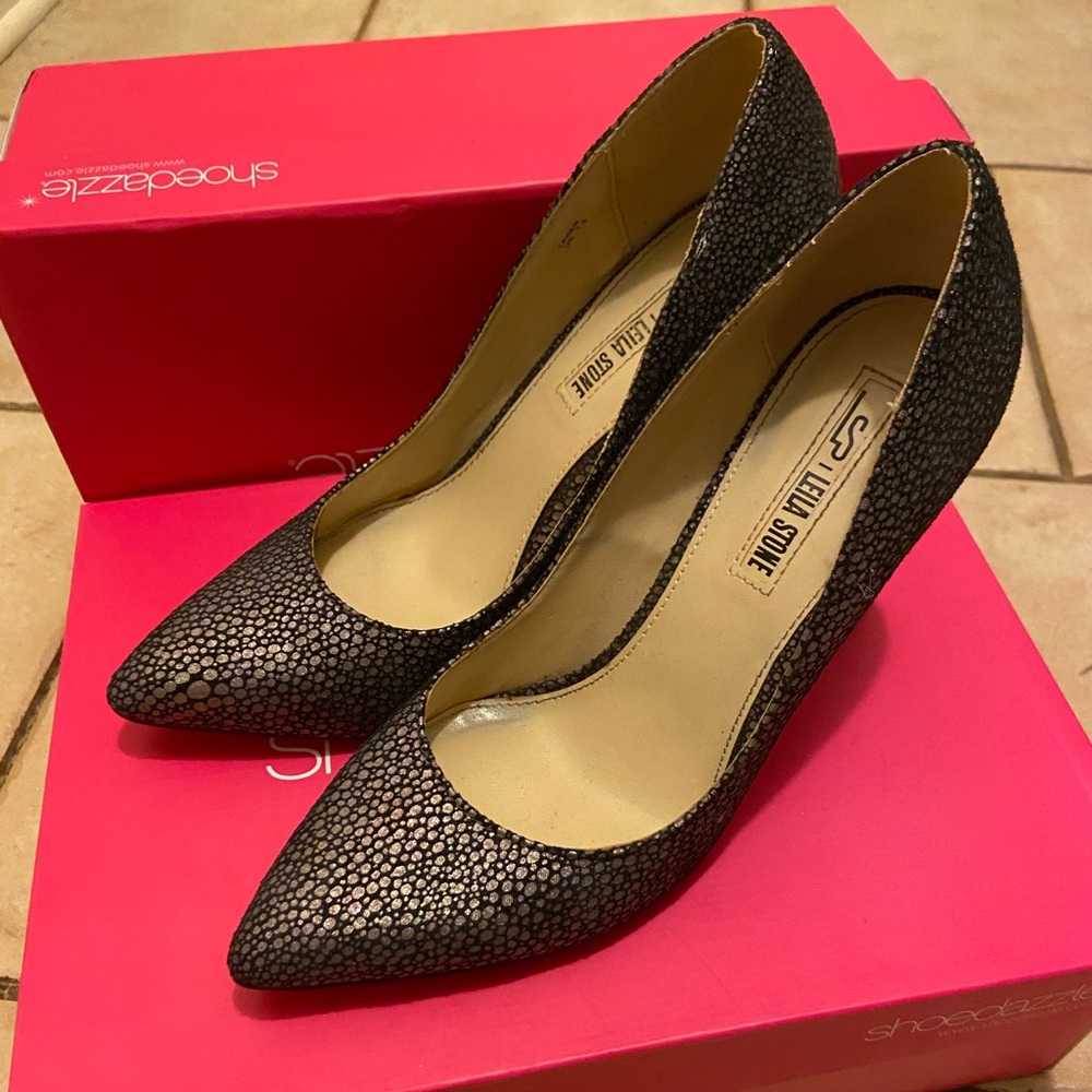 Leila Stone Stingray Pumps 7.5